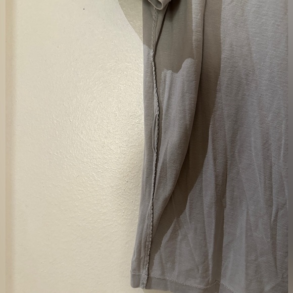 Men’s Gap V-neck tshirt Medium Tailored - Picture 3 of 3